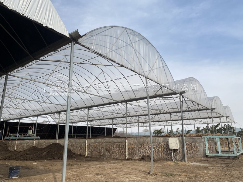 毛寨槽式翻堆機現(xiàn)場 (4).jpg